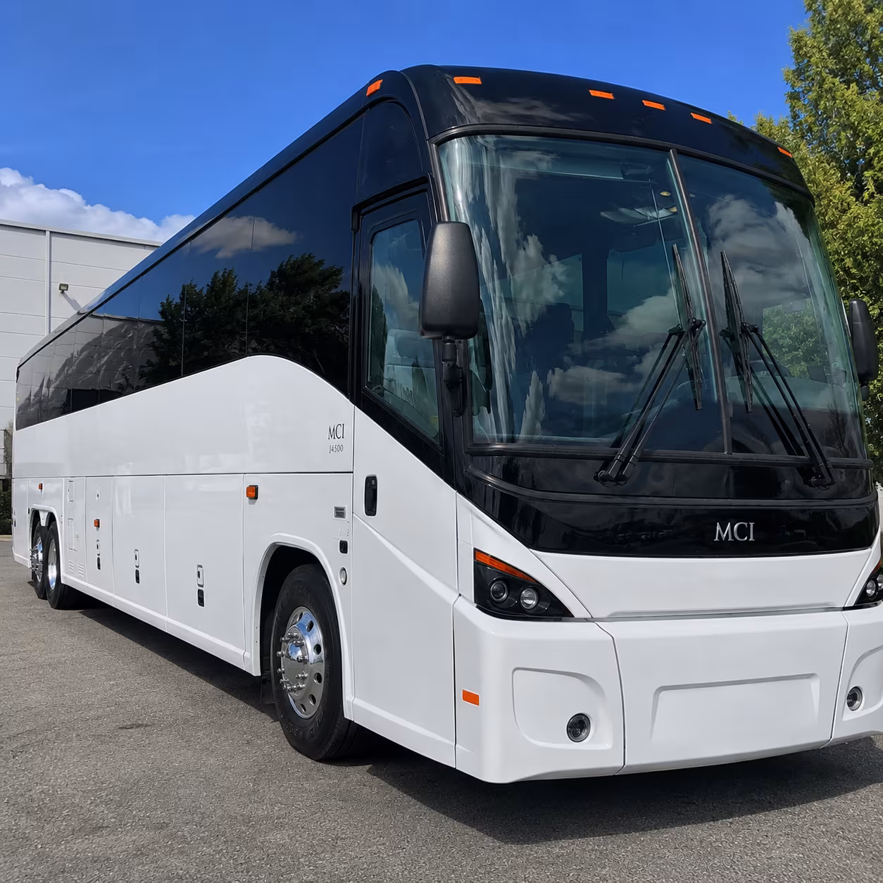 charter buses for miami gardens bachelorette weekends heading to south beach