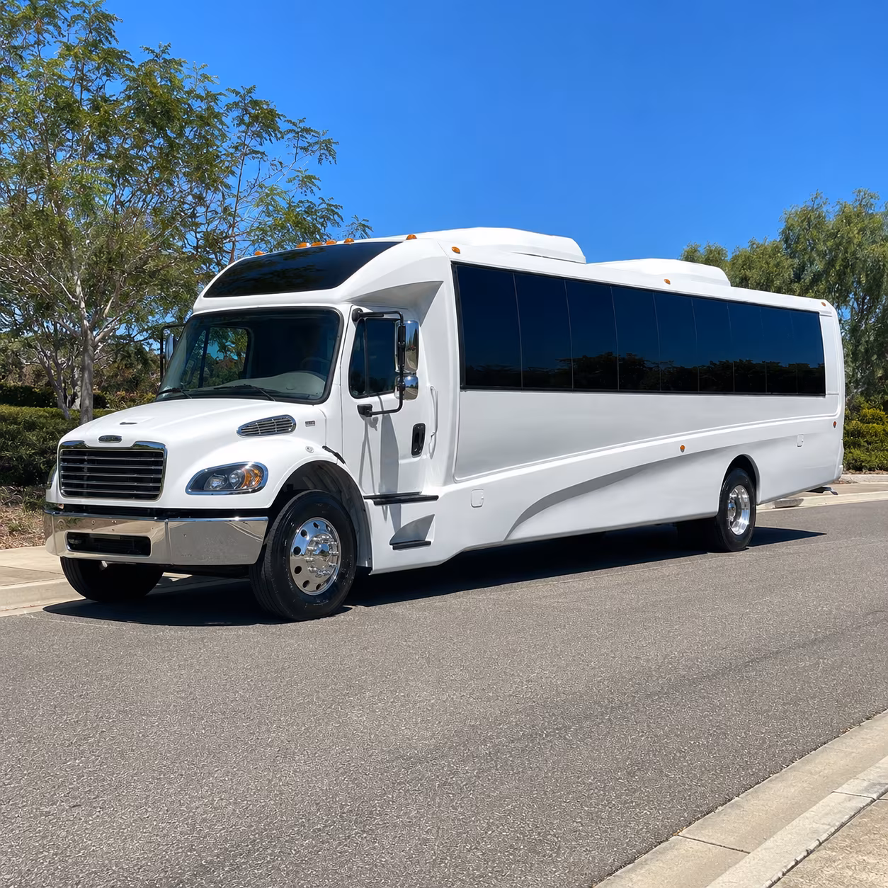 miami gardens 18 passenger minibus
