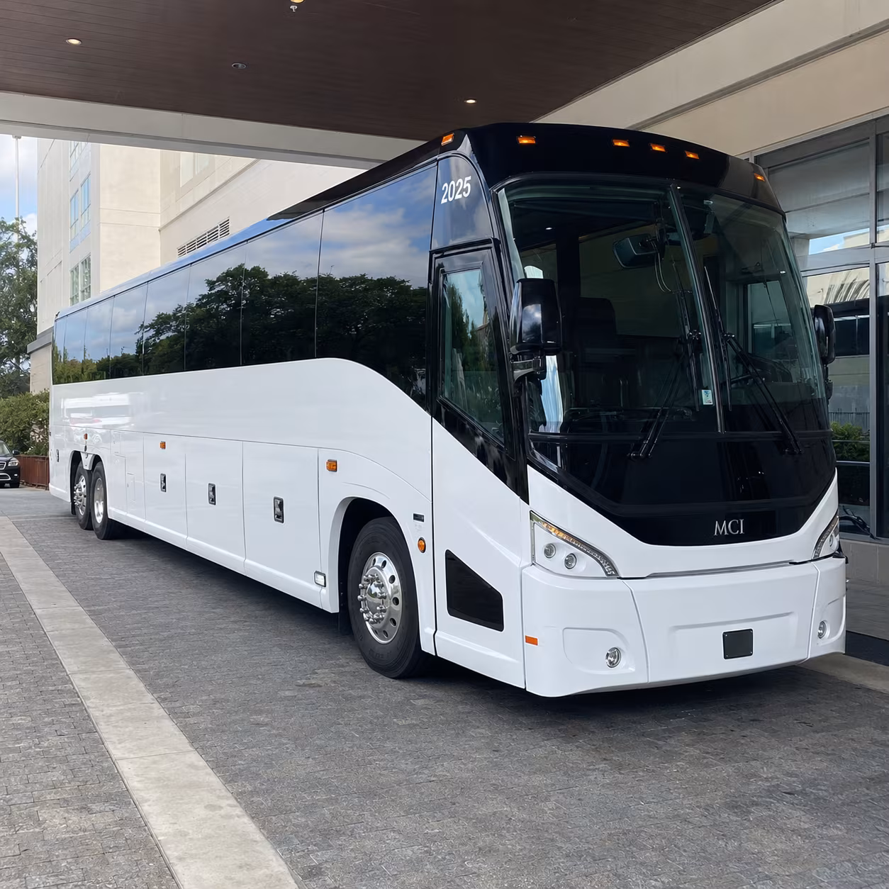 miami gardens 54 passenger charter bus