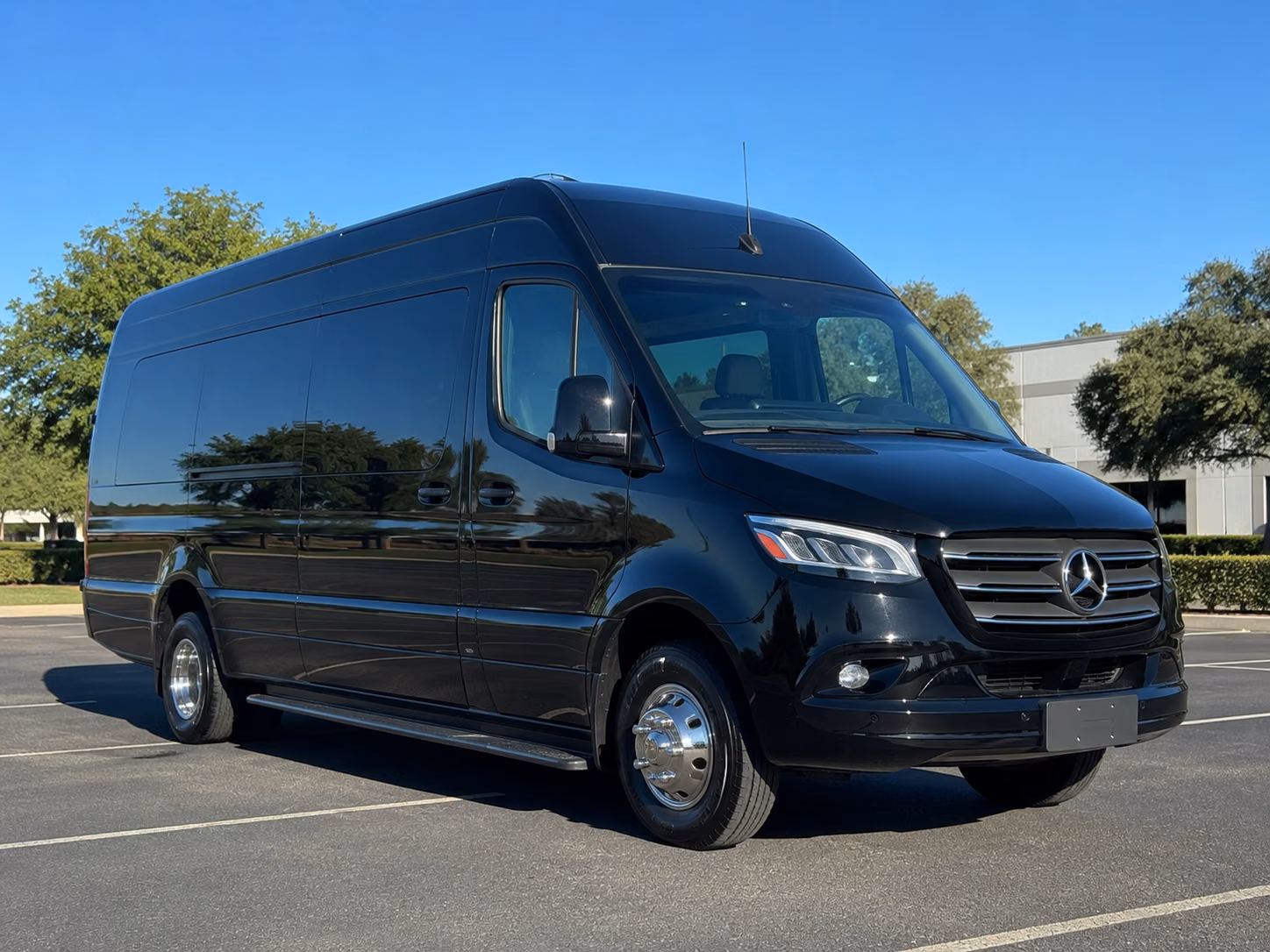 sprinter vans and party buses for bachelorette brunches and daytime itineraries